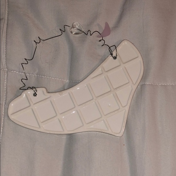 Shoe sign - Picture 3 of 6